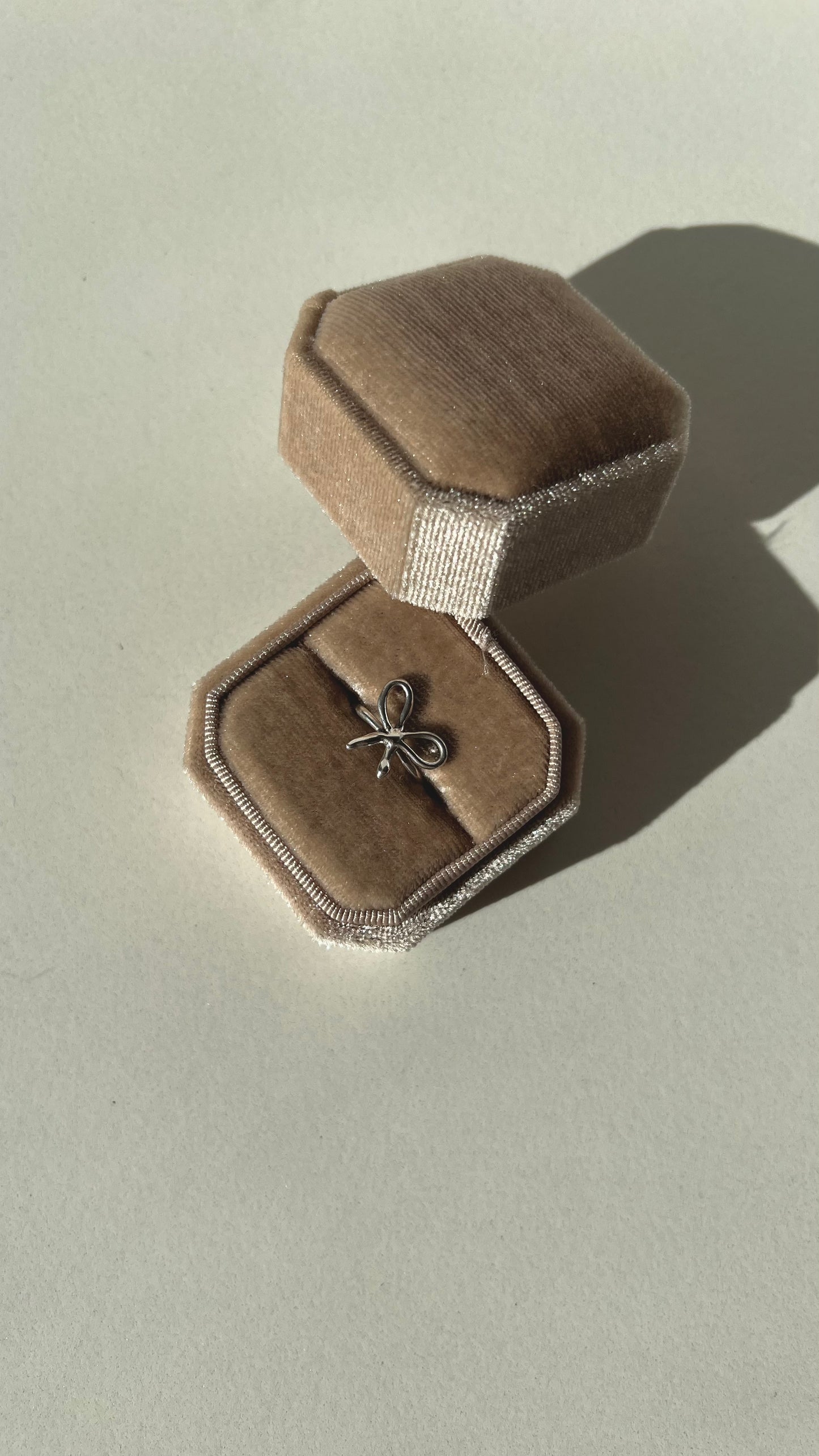 ANELLO FIOCCO