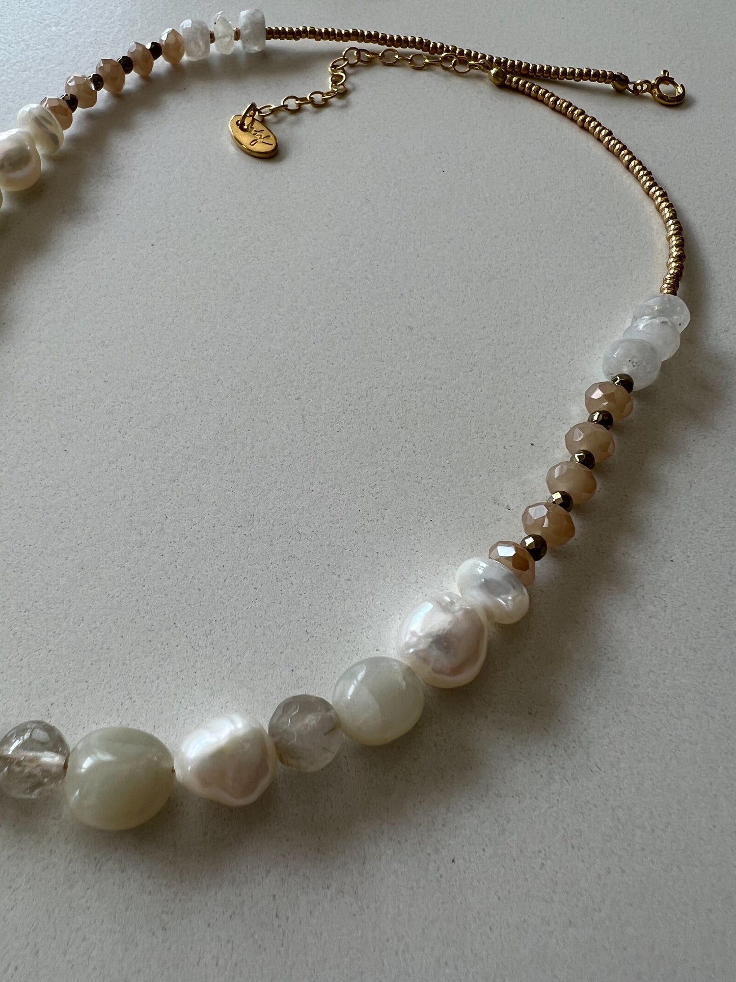 Collanina - pietra di luna e perla