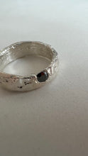 Carica l&#39;immagine nel visualizzatore di Gallery, Anello materico ONLY BLACK
