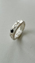 Carica l&#39;immagine nel visualizzatore di Gallery, Anello materico ONLY BLACK