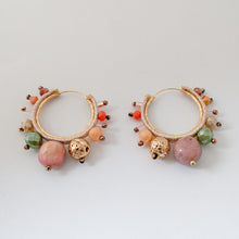 Carica l&#39;immagine nel visualizzatore di Gallery, EDEF. Orecchini a cerchio CIRCLE: charm lava con placcatura d&#39;orata, quarzo rosa,cristalli, soutache, cerchio argento 925