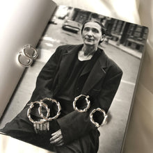Carica l&#39;immagine nel visualizzatore di Gallery, Orecchini cerchio SILVER CURLY small