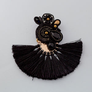 EDEF. Orecchini con perno BLACK MOHICAN: Ematite, cristalli Swarovski, perline di vetro, cristalli, componente con nappina, soutache, perno nickel free