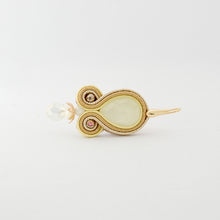 Carica l&#39;immagine nel visualizzatore di Gallery, EDEF. Orecchini con monachella YELLW BRIDE. Cristallo Swarovski, cristalli, soutache, monachella argento 925.