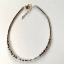 Carica l&#39;immagine nel visualizzatore di Gallery, Collanina - FLUORITE - chiusura SILVER