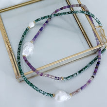 Carica l&#39;immagine nel visualizzatore di Gallery, Collana Big perla VIOLA/VERDE-BIANCO