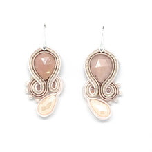 Carica l&#39;immagine nel visualizzatore di Gallery, EDEF. Orecchini con monachella LILAC PINK: opale rosa, cristalli, soutache, monachella argento 925