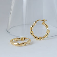 Carica l&#39;immagine nel visualizzatore di Gallery, Orecchini cerchio GOLD CURLY small