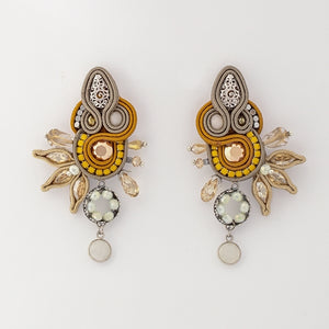 EDEF. Orecchini con monachella SANDSTORM: Pietra di Luna, Ematite, cristalli Swarovski, perline vetro Ceco, strass, perno argento 925