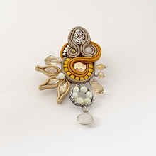Carica l&#39;immagine nel visualizzatore di Gallery, EDEF. Orecchini con monachella SANDSTORM: Pietra di Luna, Ematite, cristalli Swarovski, perline vetro Ceco, strass, perno argento 925